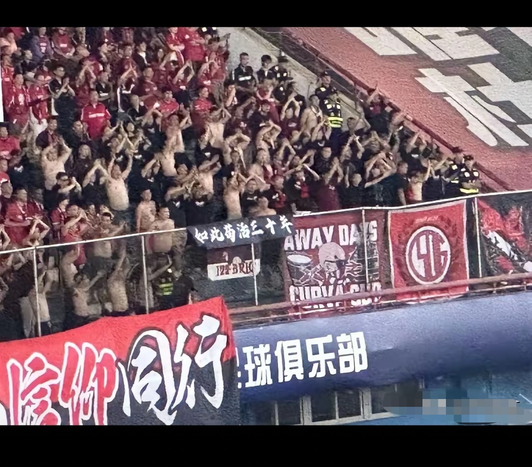 轰动一时的足球盛事，胜负难分，世纪对决即将上演！的简单介绍