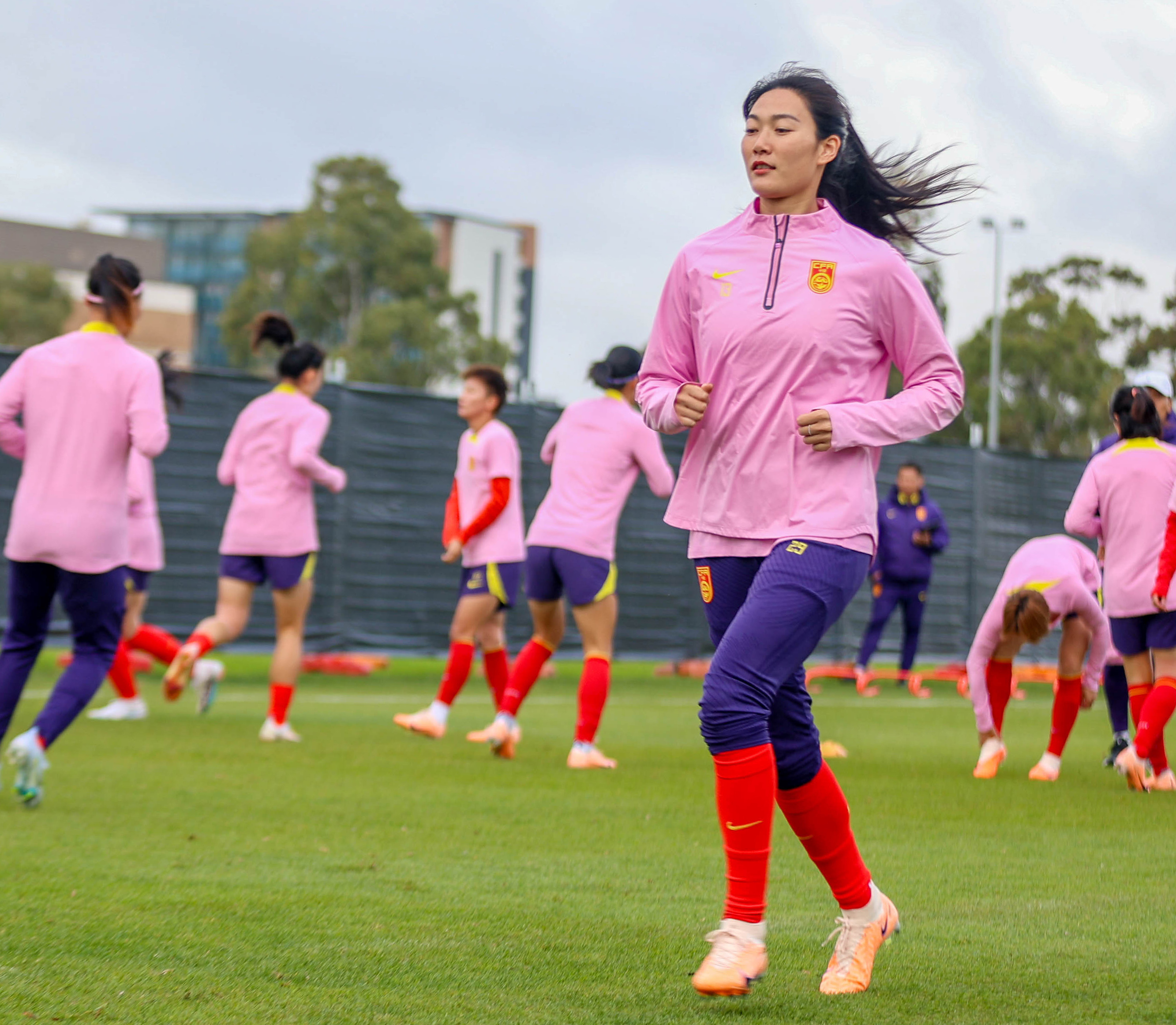 国际女子足球比赛精彩继续