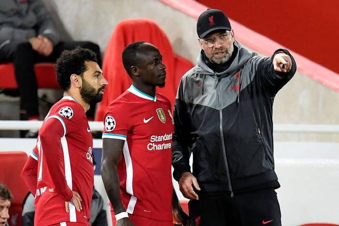 罗马客场不敌尼姆，欧冠席位险象环生